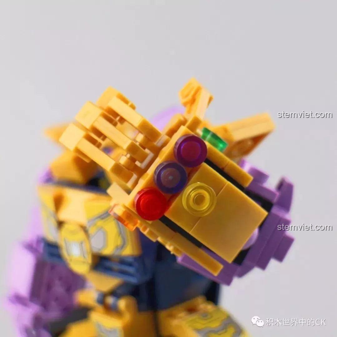 Cận cảnh cánh tay phải của Mech Thanos SX 4008