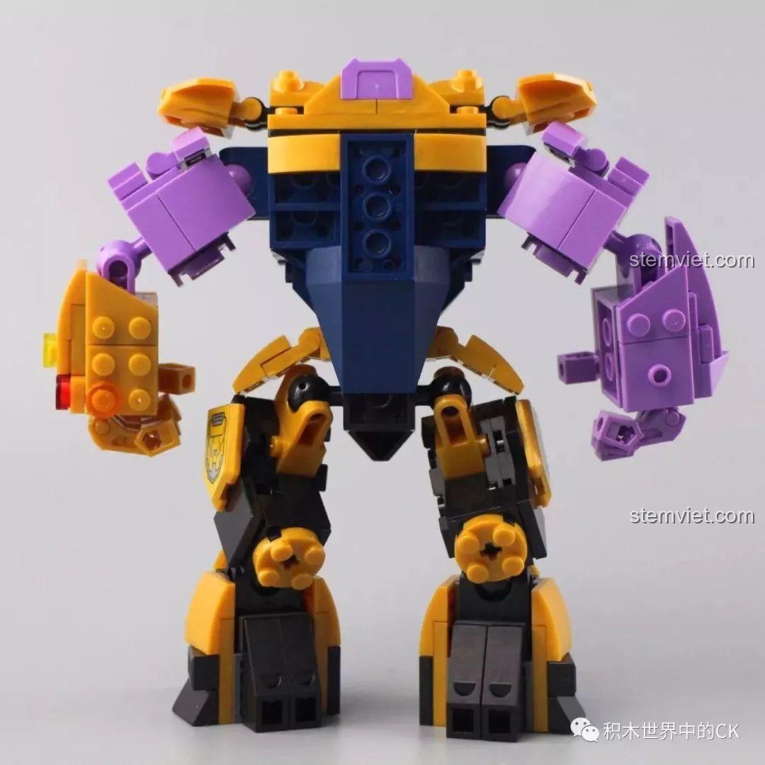 Góc nhìn khác của mô hình Mech Thanos SX 4008, sẵn sàng chiến đấu