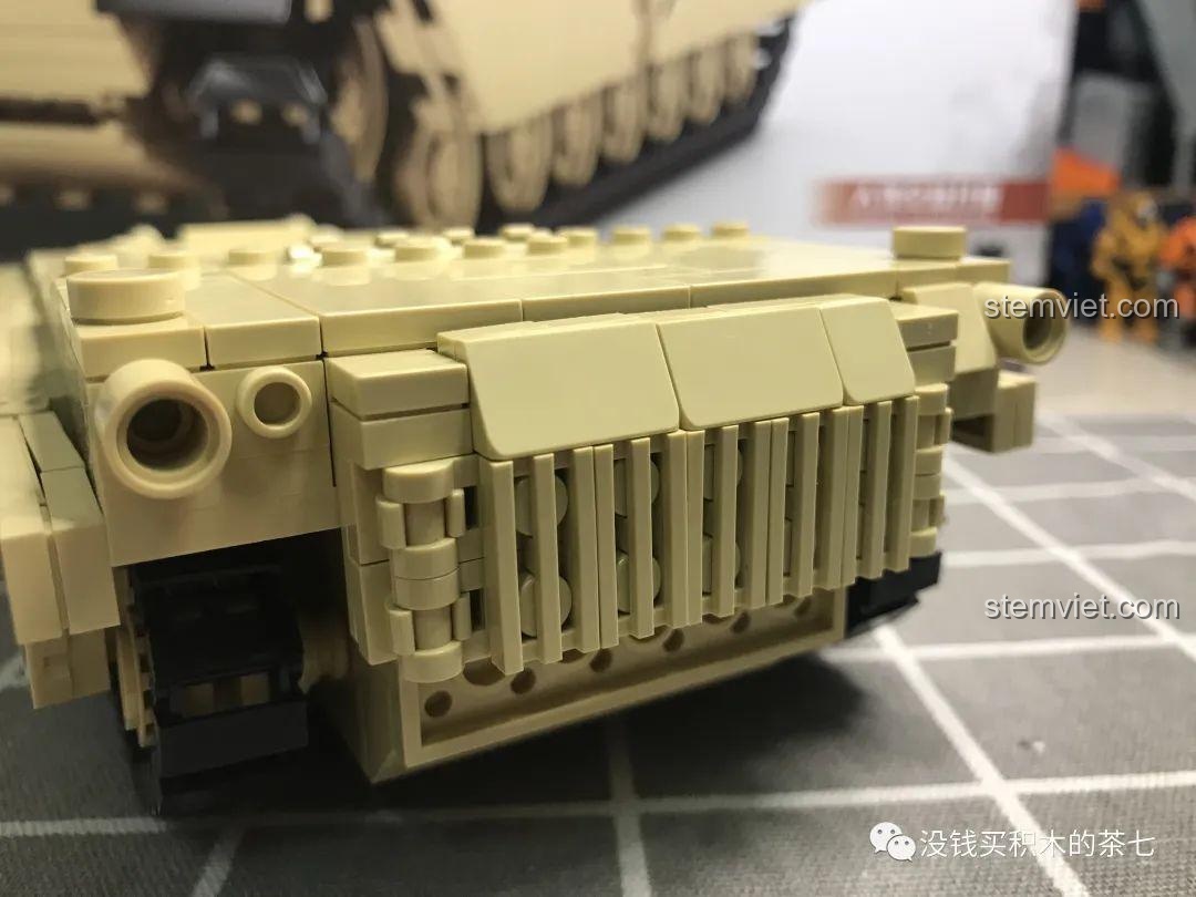 Nắp sau của bộ lắp ráp Xe Tăng Quân Sự M1A2 Abrams SY 0100, chi tiết lắp ráp