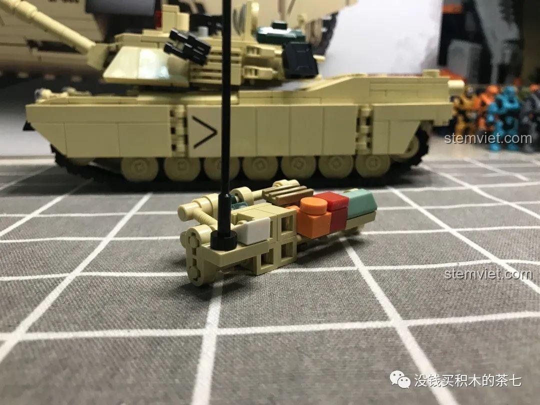 Nòng pháo đang được lắp ráp vào bộ lắp ráp Xe Tăng M1A2 Abrams SY 0100, chi tiết lắp ráp