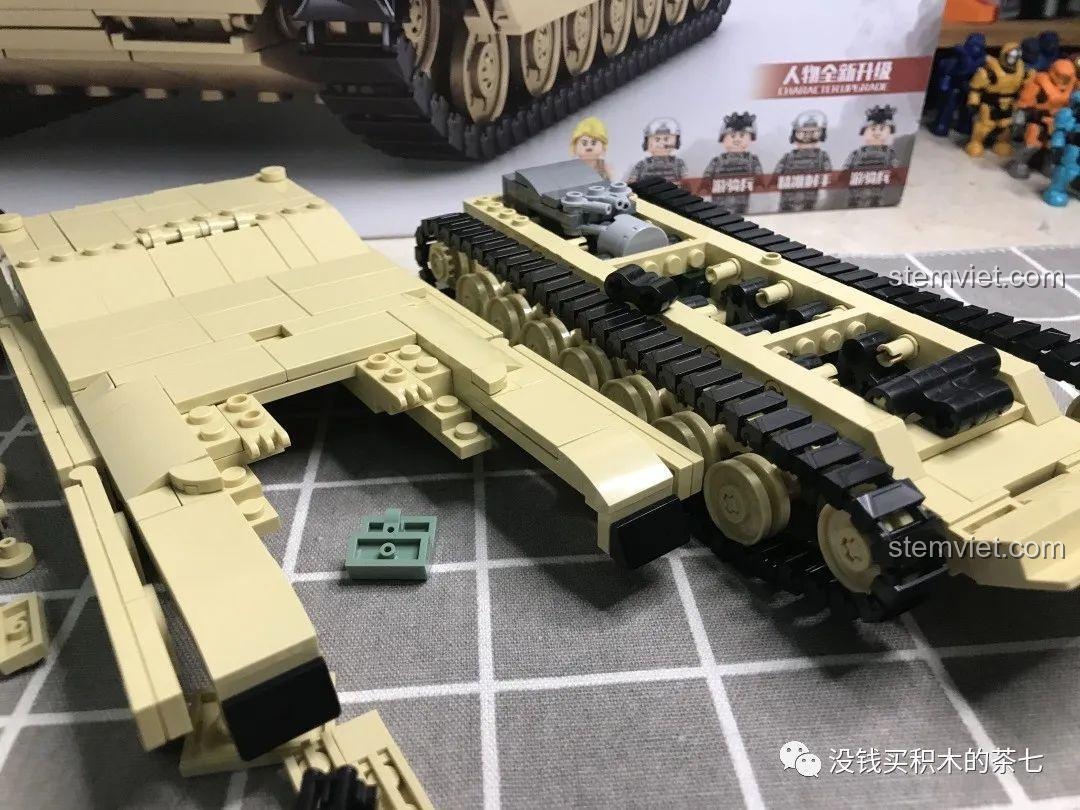 Sửa chữa bánh xích trên bộ lắp ráp Xe Tăng Quân Sự M1A2 Abrams SY 0100, khắc phục lỗi lắp ráp