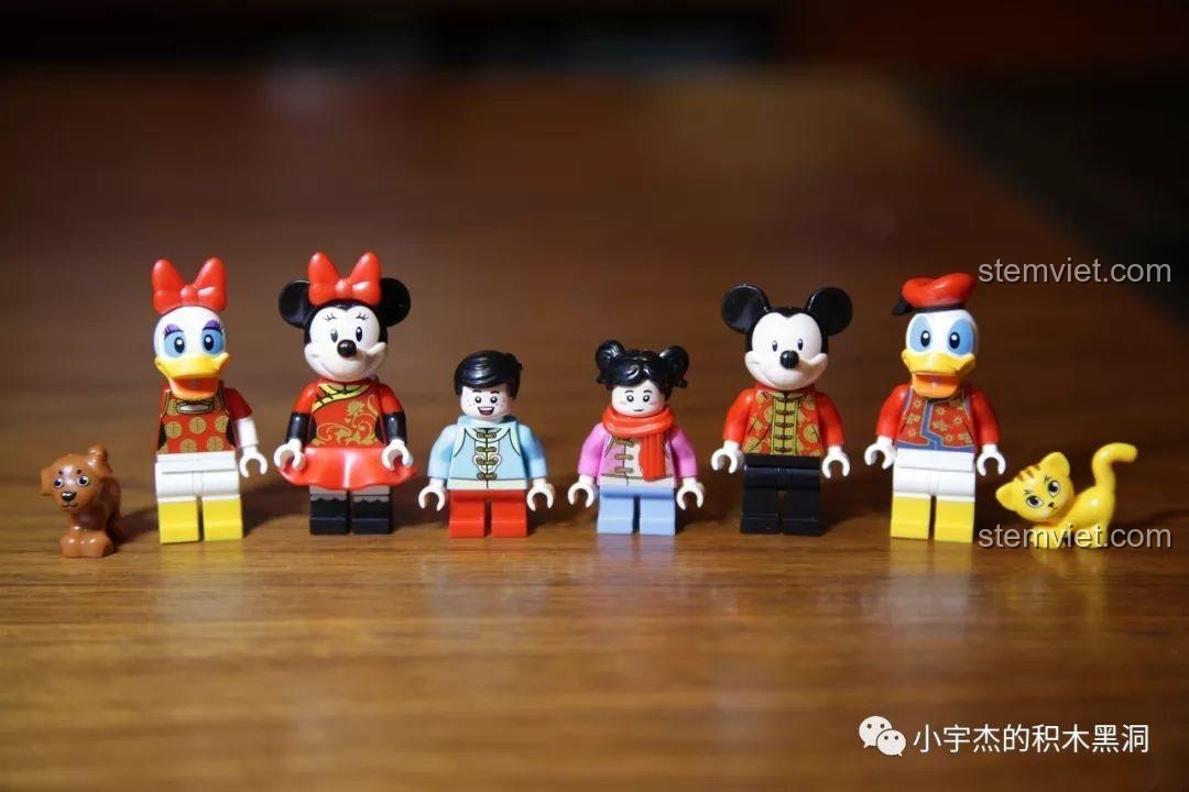 Các minifigures Mickey Minnie Donald Daisy và bé trai bé gái trong bộ đồ chơi SY1479 Sách Lễ Hội Mùa Xuân, đồ chơi Tết Nguyên Đán