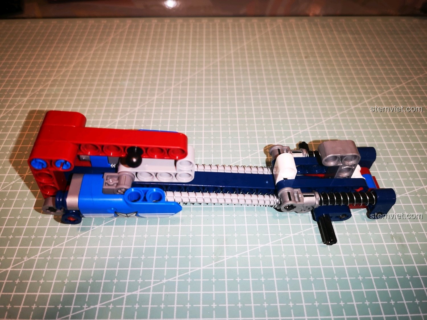 Kết nối phần thân trên và thân dưới của súng SY 7018C.