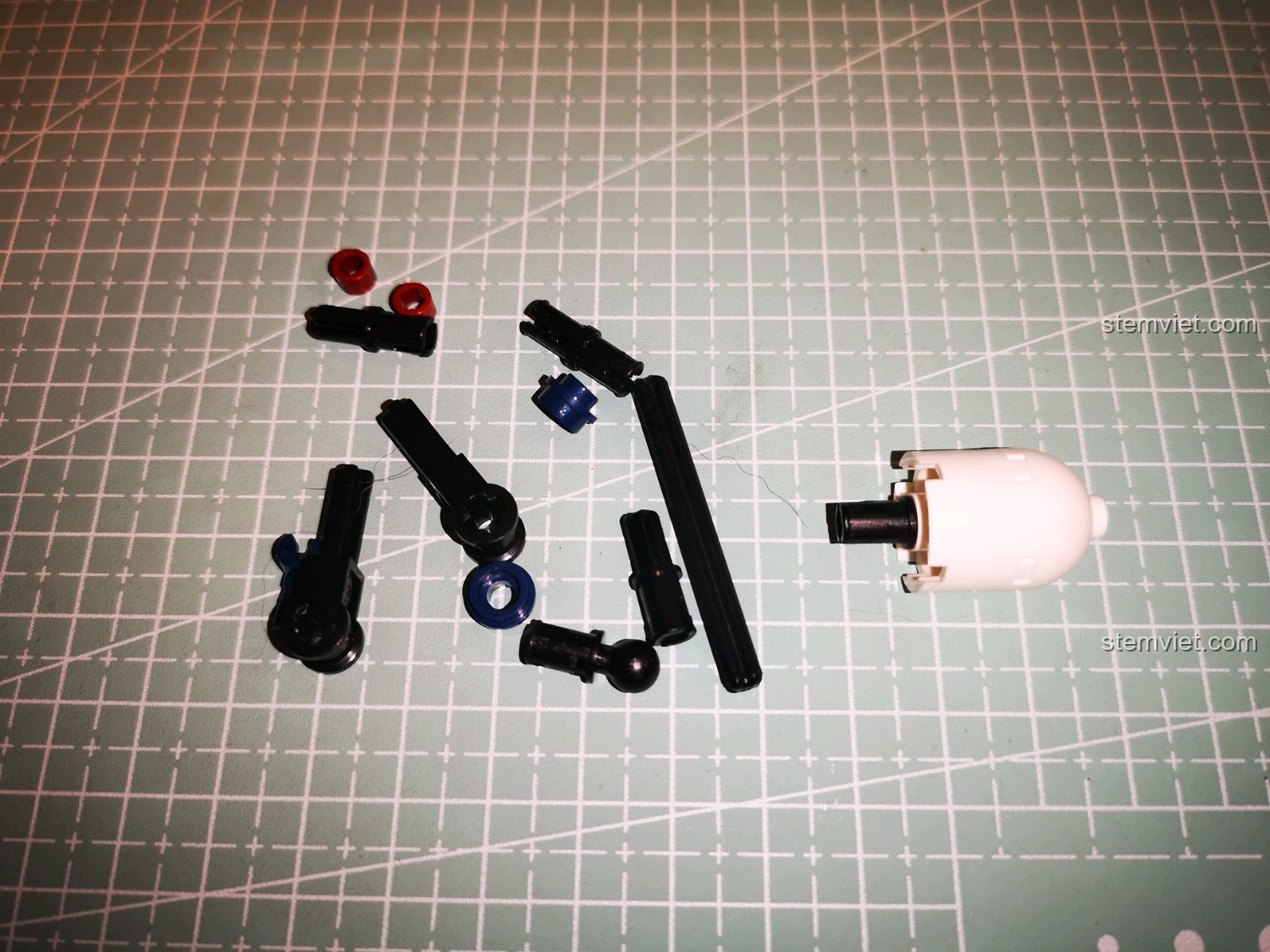 Cận cảnh mô hình súng Captain America SY 7018C hoàn thiện.