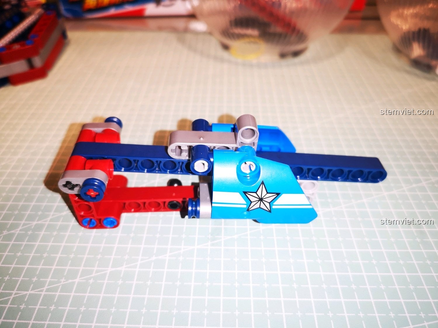 Lắp ráp hoàn chỉnh thanh trượt của súng Captain America.