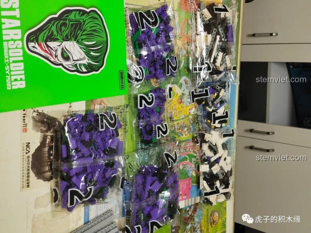 Đồ chơi mô hình Joker SY7599 có kích thước rõ ràng, bộ lắp ghép Joker điều khiển từ xa cho con trai, đáng tiền.