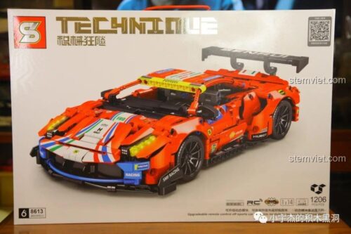 Hộp ngoài của bộ đồ chơi mô hình Ferrari 488 GTE JiaZhi 8613, thể hiện bao bì vận chuyển.