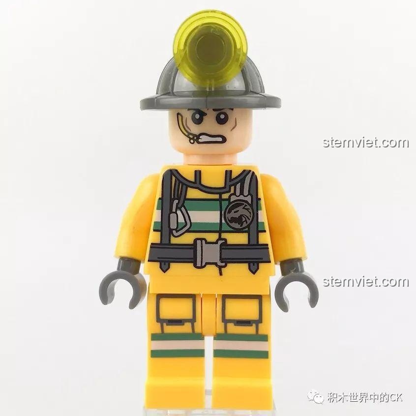 Bộ lắp ghép Xe cứu hộ JIAZHI, xe tiếp tế sa mạc của Chunhua, đồ chơi lắp ráp giá trị cao