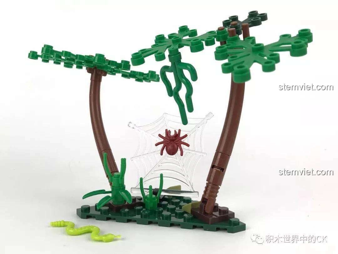 Cảnh quan rừng rậm nhỏ với cây cối, mạng nhện và con nhện, tạo bối cảnh cho bộ SY SD9548.