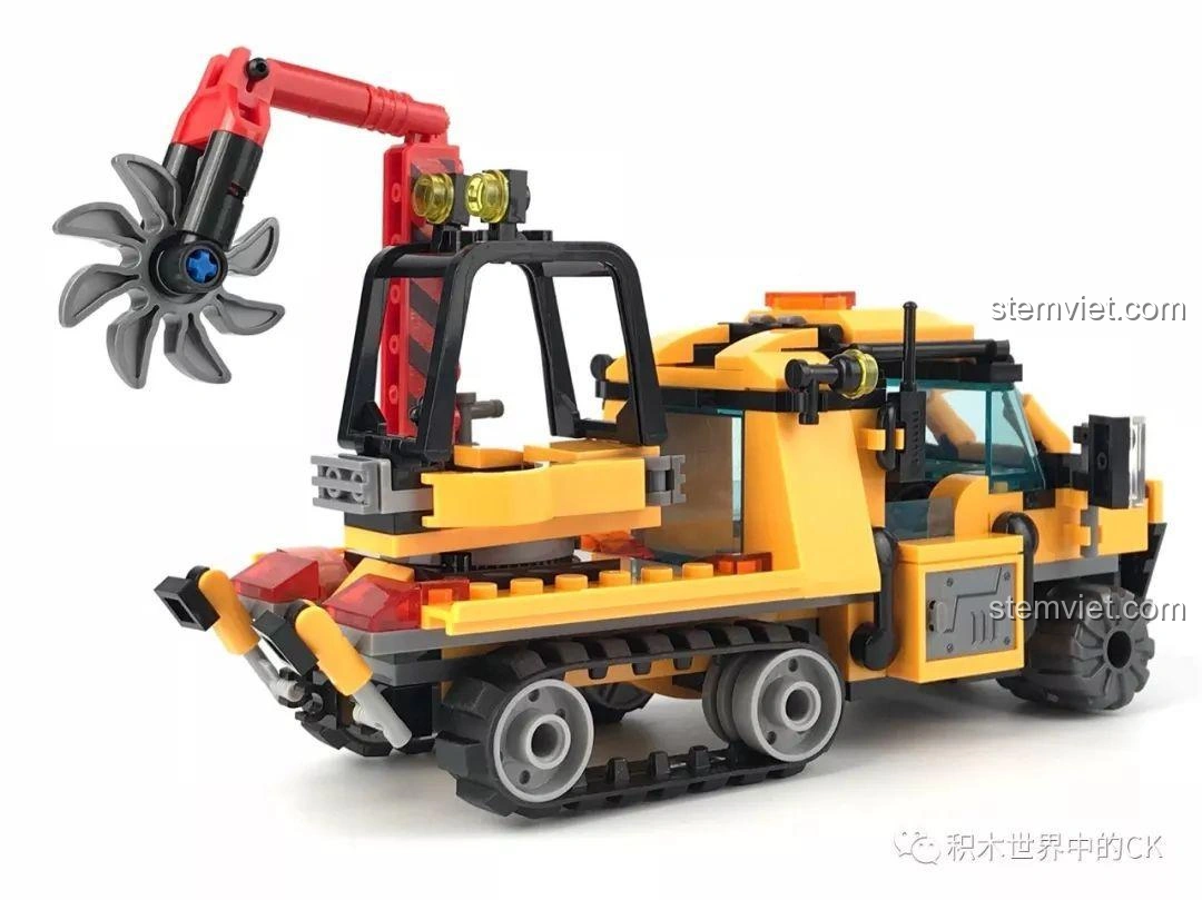 Góc nhìn tổng thể của xe bán xích cứu hộ rừng rậm SY SD9548, thể hiện thiết kế cân đối.