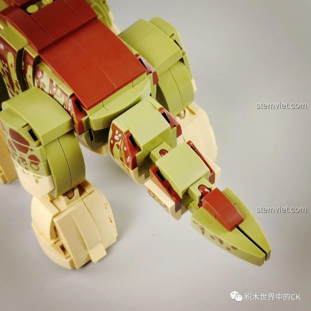 Phần đuôi của khủng long Triceratops có khớp cử động linh hoạt.