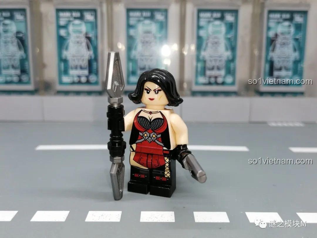 Mô hình lắp ráp Arthur - Lionheart King của SY, với giáp trụ và vũ khí kiếm.