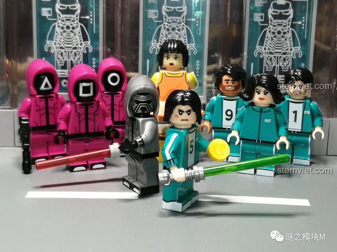 Các nhân vật minifigure Squid Game KF6149 của Kopf tái hiện cảnh trong phim.