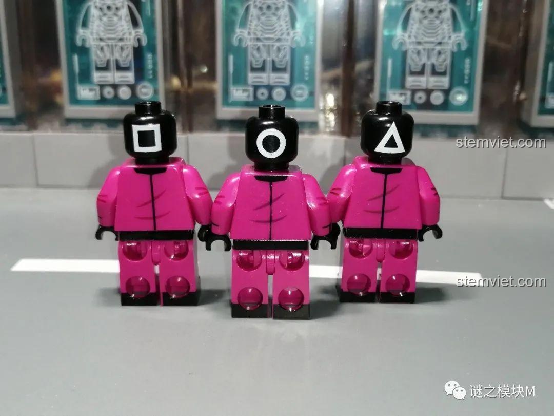 Các nhân vật minifigure Squid Game KF6149 của Kopf tái hiện cảnh trong phim.