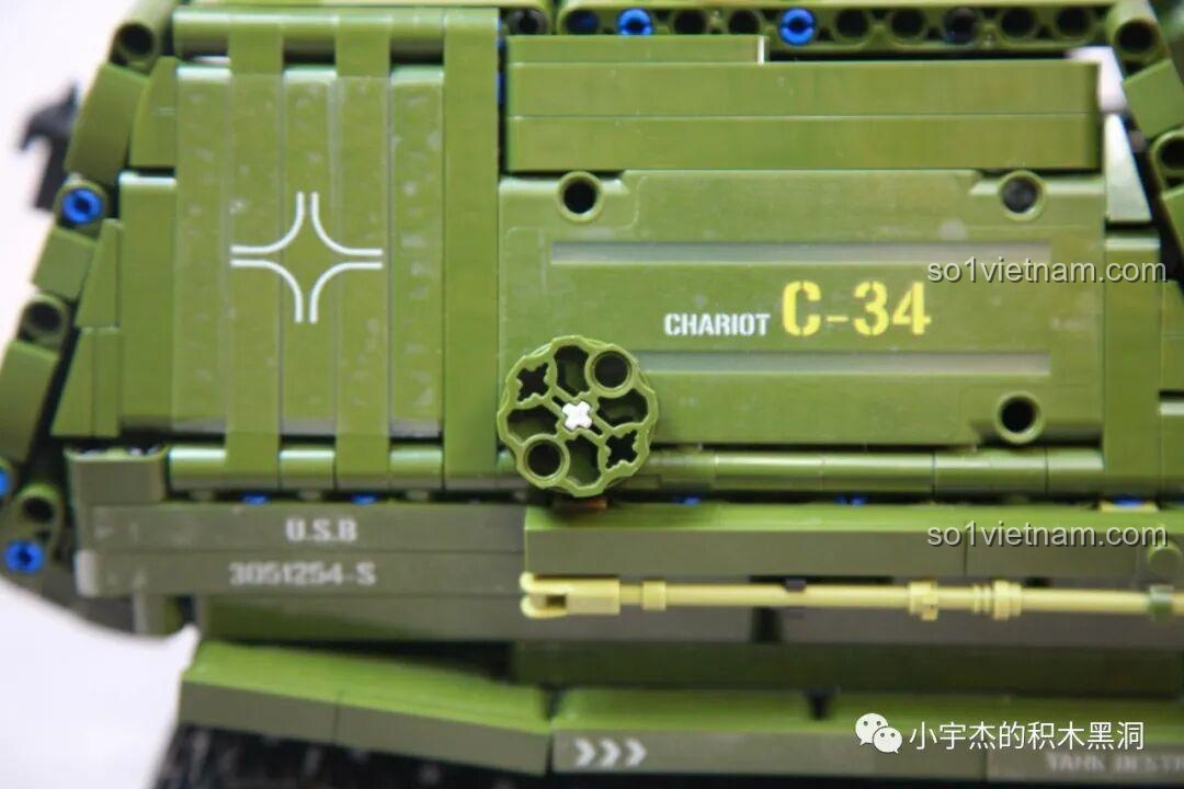 Mô hình Taigao Le T4012 Xe Tăng Diệt Ferdinand từ góc nhìn phía trước, với các chi tiết đèn và hệ thống tời.