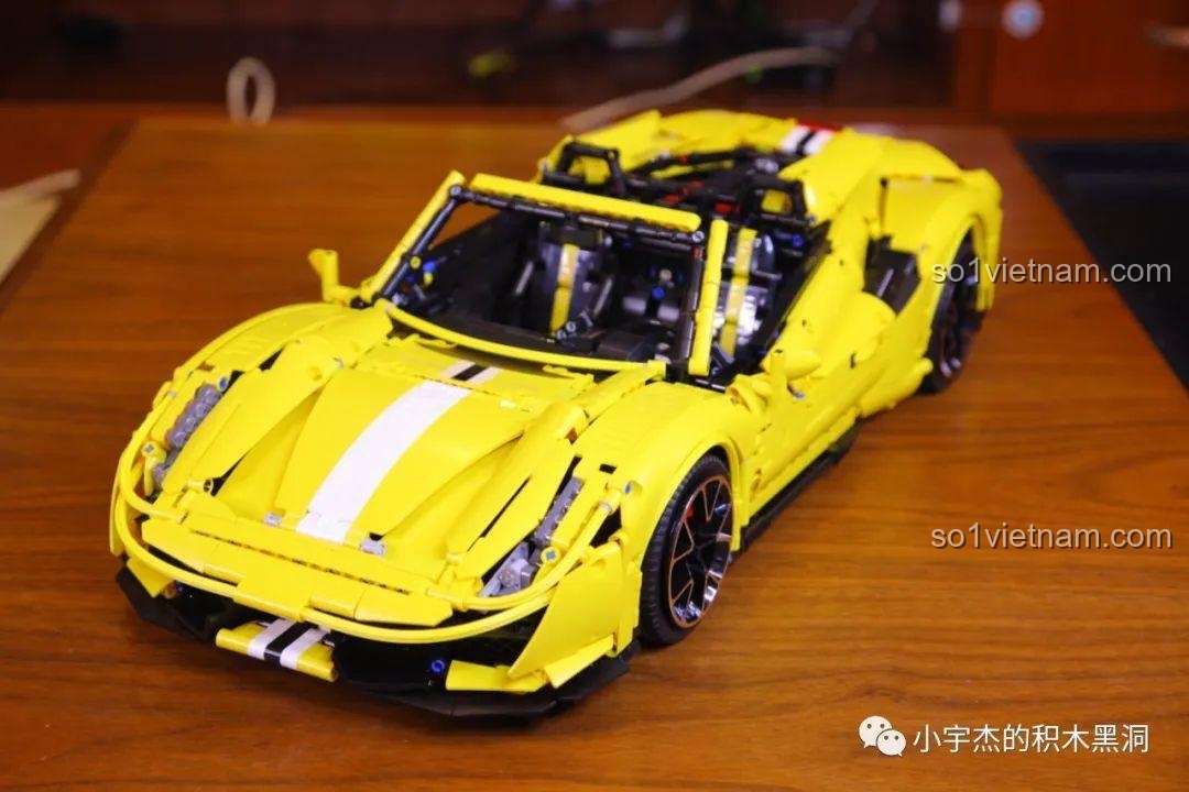 Mô hình Taigao Le T4012 Xe Tăng Diệt Ferdinand từ góc nhìn bên, với các chi tiết bánh xích và hệ thống treo.