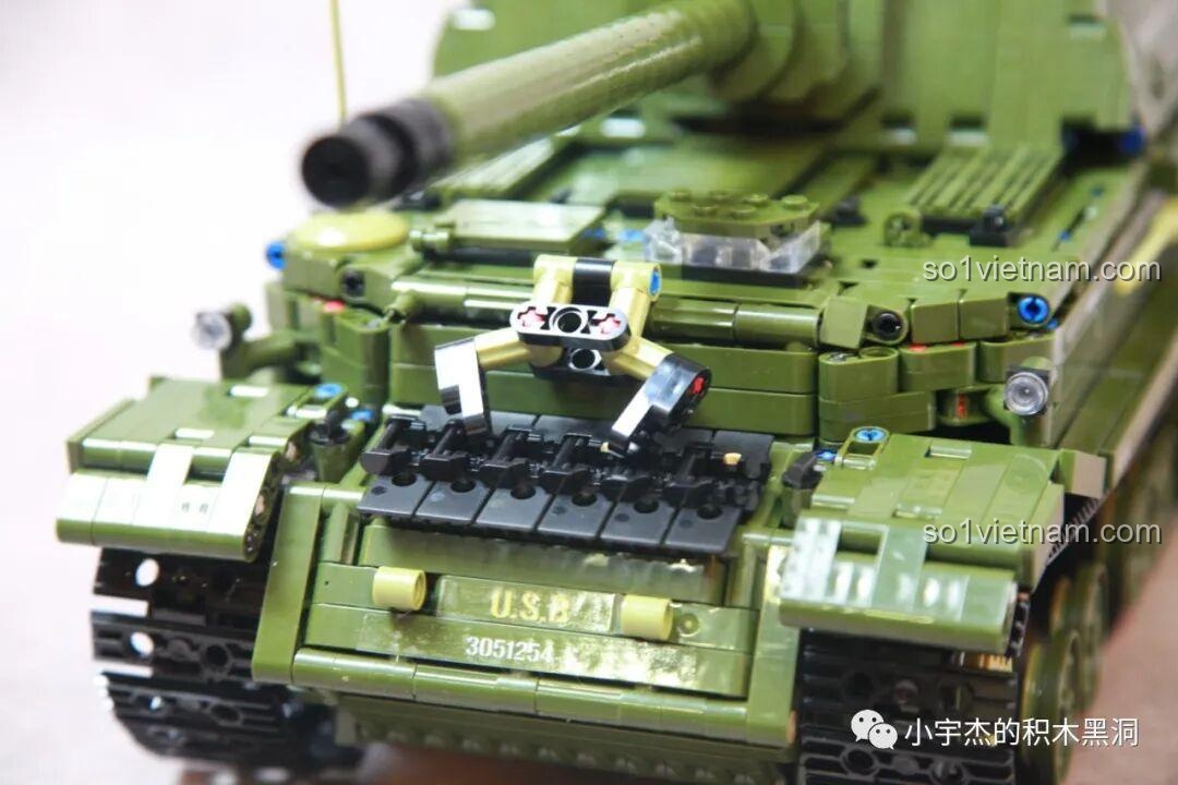 Mô hình Taigao Le T4012 Xe Tăng Diệt Ferdinand từ góc nhìn chéo, các chi tiết nhỏ được thể hiện rõ nét.