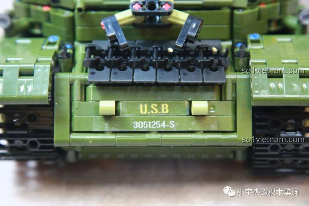 Mô hình Taigao Le T4012 Xe Tăng Diệt Ferdinand từ góc nhìn trên cao, cho thấy tổng thể thiết kế và các chi tiết trên nóc xe.