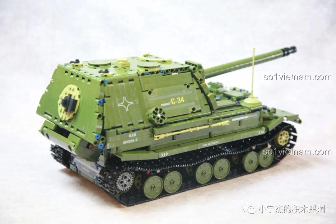 Mô hình Taigao Le T4012 Xe Tăng Diệt Ferdinand từ góc nhìn phía sau, với các chi tiết giáp và hệ thống treo.