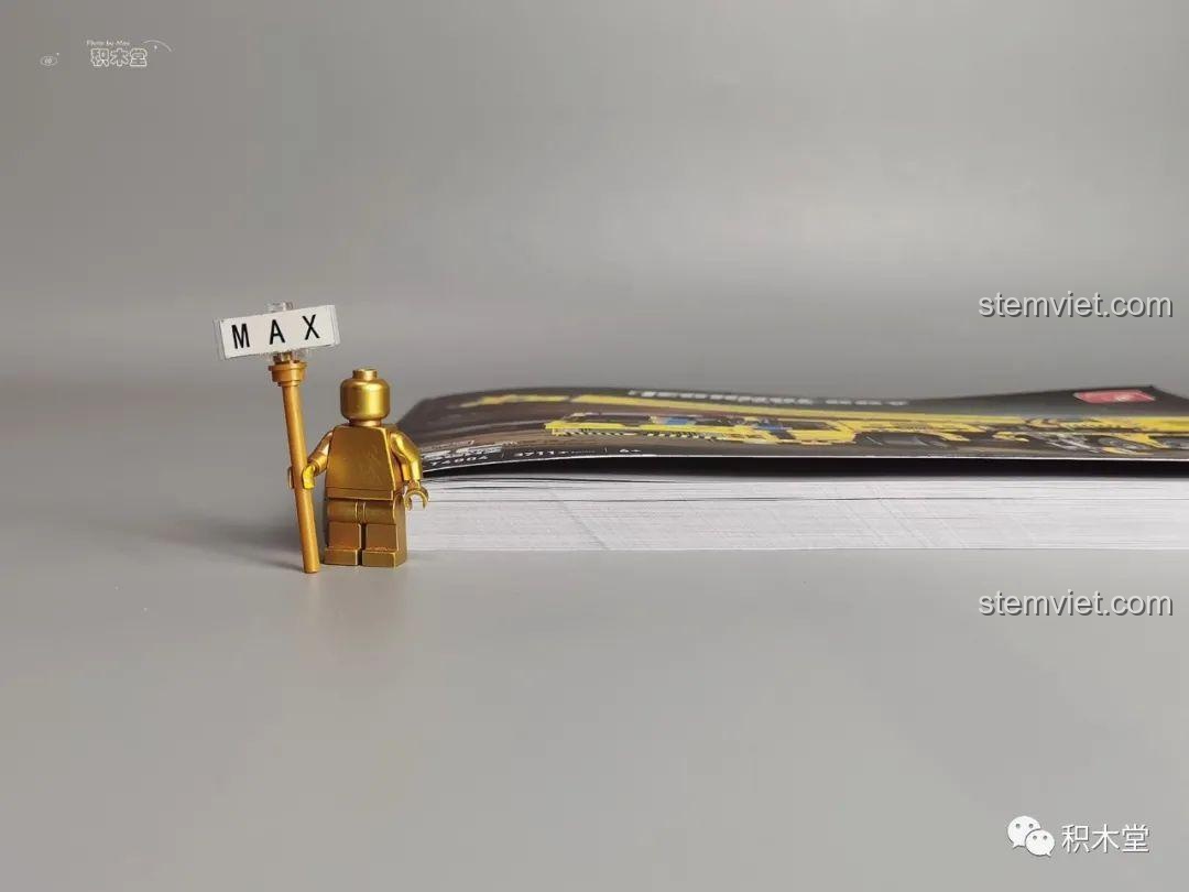 Đồ chơi mô hình Cần Cẩu Bánh Lốp Taigaole T4004, ảnh chụp thực tế ngoài trời, cho bé trai 6 tuổi