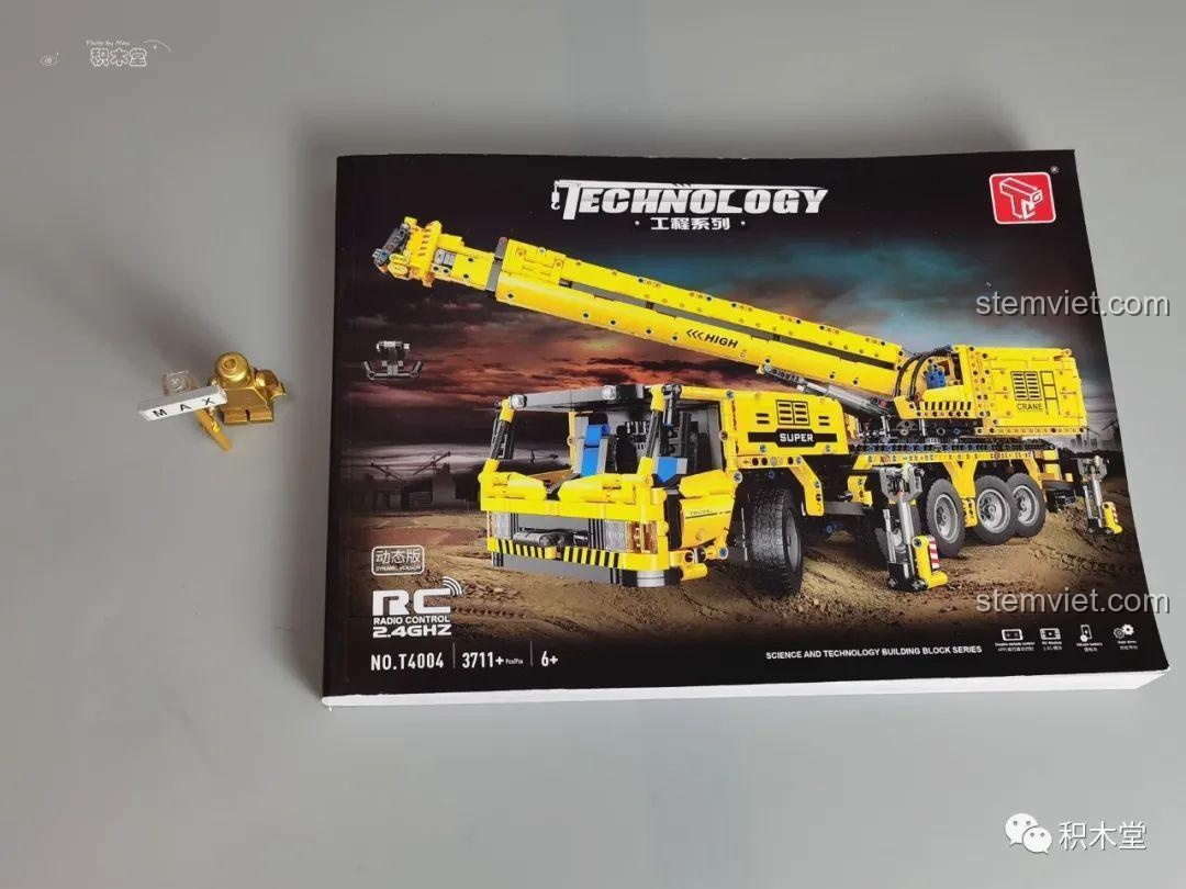 Bộ lắp ráp Xe Cẩu Bánh Lốp Taigaole T4004, so sánh kích thước với mô hình máy xúc khác