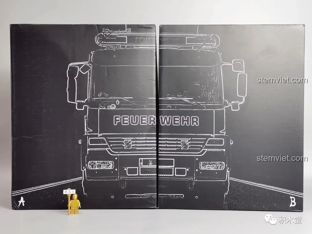 Hai hộp con bên trong của bộ lắp ghép Taigaole T4007 Xe Cứu Hỏa Cứu Nạn, in hình phác thảo xe cứu hỏa.