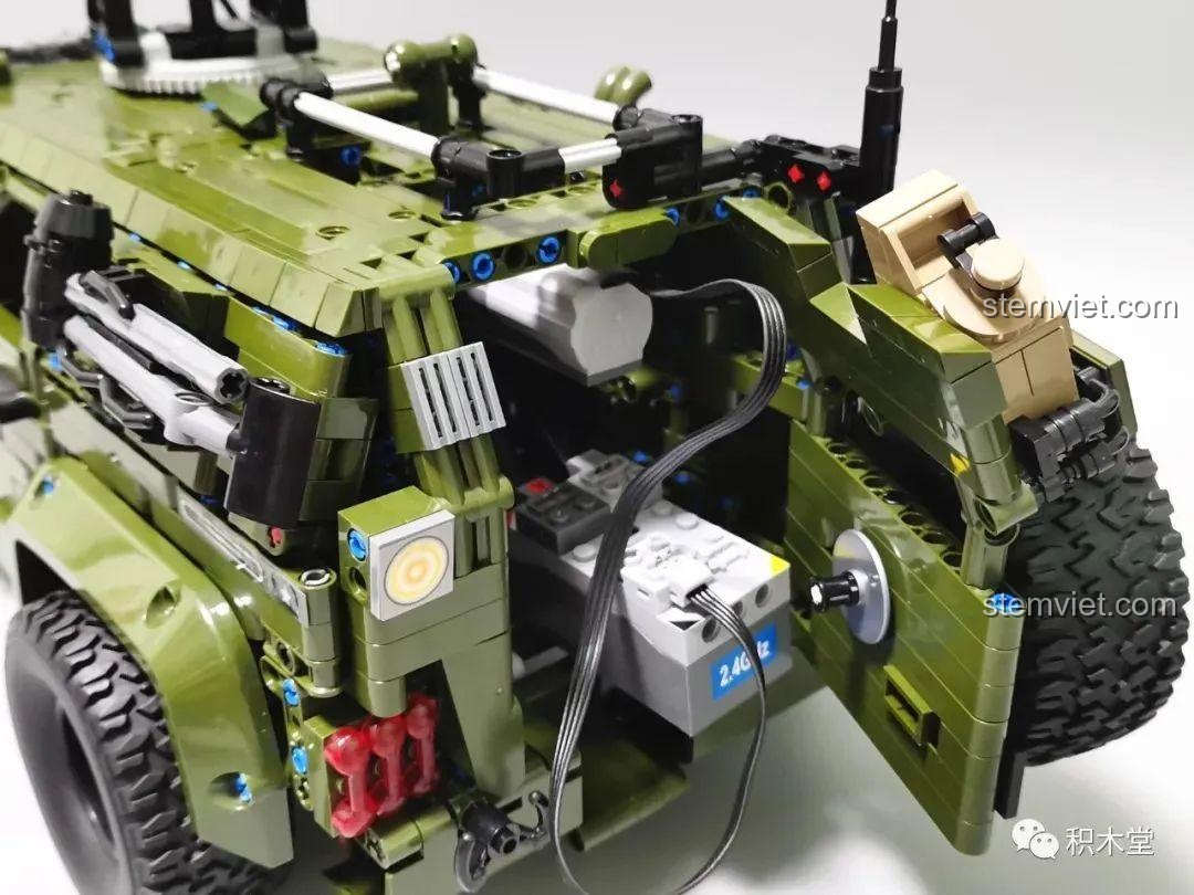 Lắp đặt động cơ RC vào Xe Địa Hình Quân Đội Taigaole, biến mô hình tĩnh thành xe điều khiển từ xa, trải nghiệm chơi đỉnh cao