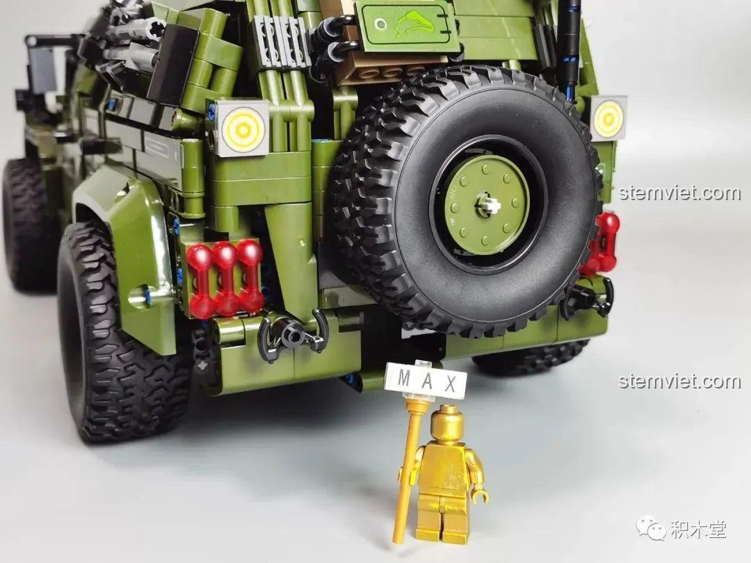 Tấm che kính chắn gió của Xe Jeep Quân Sự Mạnh Mẽ Taigaole T4015 có thể mở ra, chống phản chiếu ánh sáng.