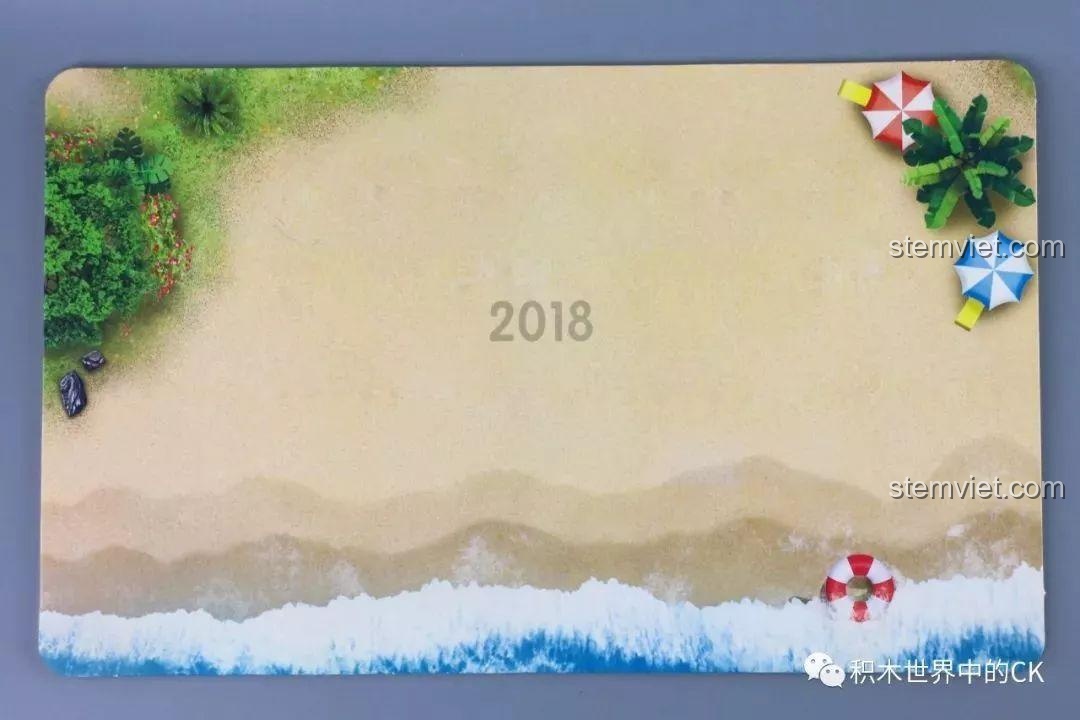 Tấm đế nền bãi biển của bộ QMAN 2018, một chi tiết đặc biệt giúp tạo nên một khung cảnh hoàn chỉnh và sinh động.