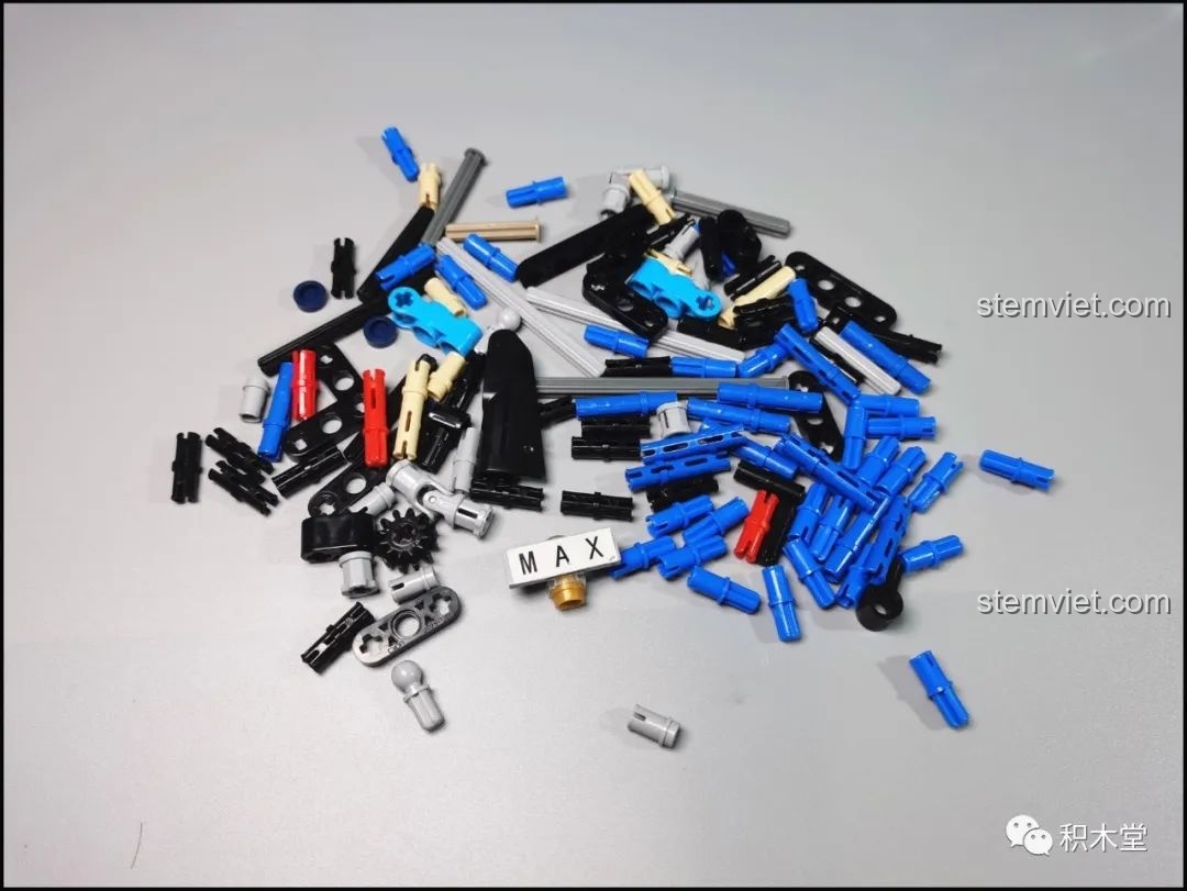 Các tấm panel cong của đồ chơi lắp ghép Siêu xe Lamborghini Centenario có bề mặt bóng đẹp.