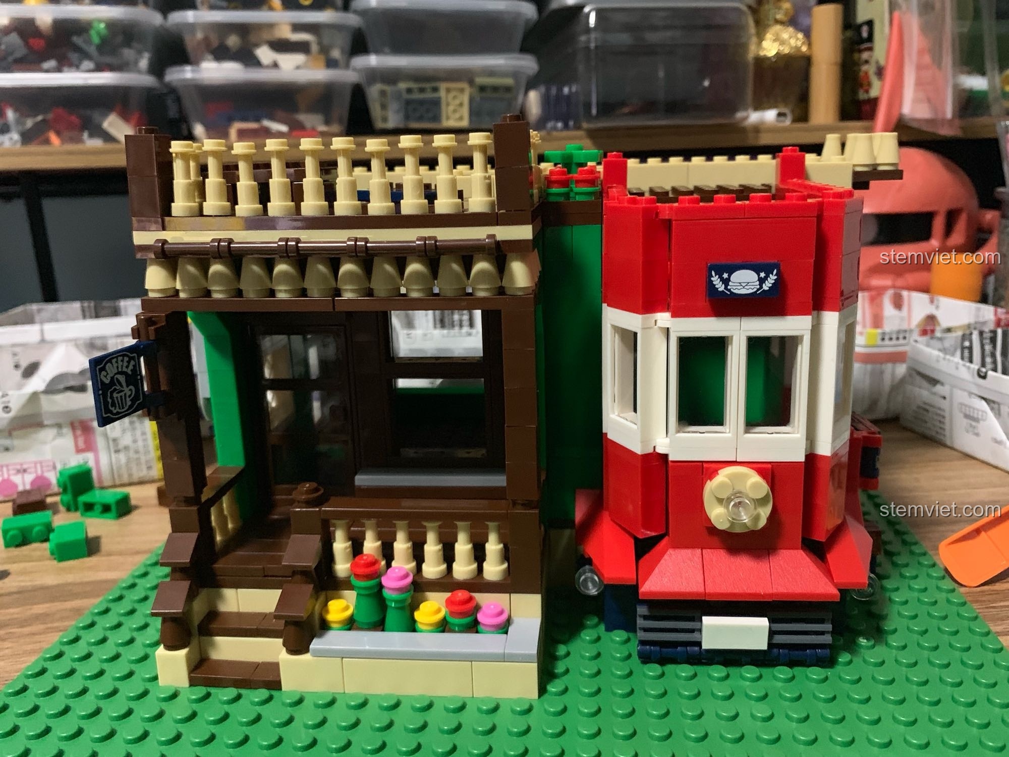 Hình ảnh tầng trệt của bộ WANGE 6313 Tòa nhà phố ẩm thực gần hoàn thiện, kết nối giữa hai khối nhà.