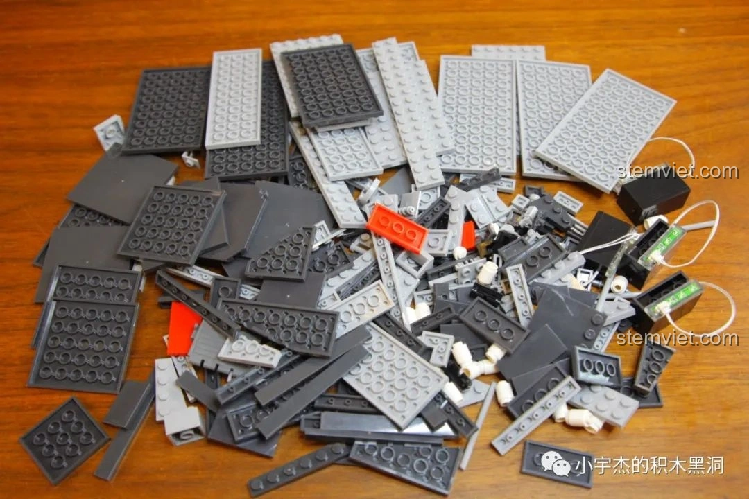 Mô hình Tàu Sân Bay Sơn Đông SEMBO 202001 với đảo chỉ huy và đế, nhìn rất cân đối.