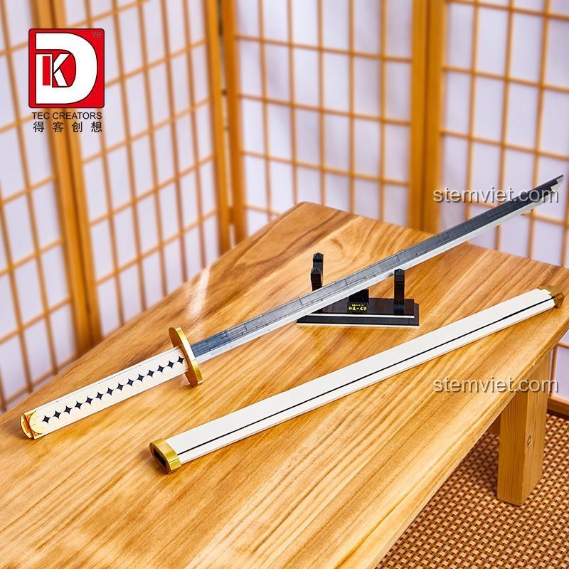 Cận cảnh chi tiết mô hình Kiếm Wado Ichimonji DK1509, đồ chơi mô hình Thanh kiếm của Zoro, chất lượng cao.
