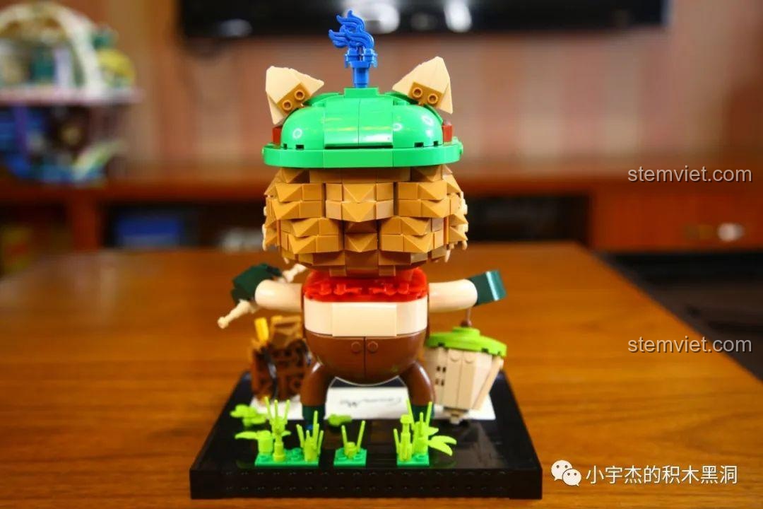 Mô hình Teemo K Box 10302 nhìn nghiêng, thể hiện độ dày và các chi tiết bên hông.