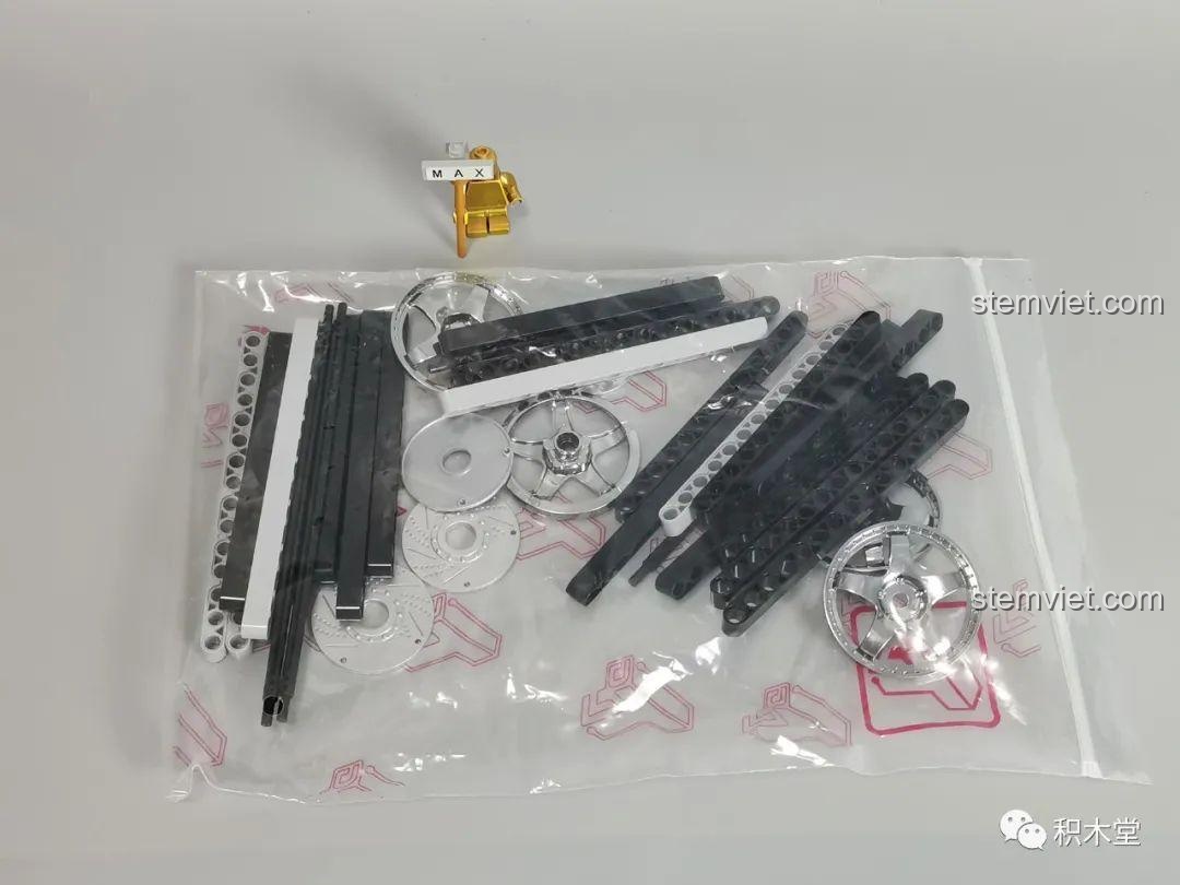 Các túi chi tiết từ 5 đến 9 của bộ lắp ráp TGL T5023 Audi RS6 Avant.