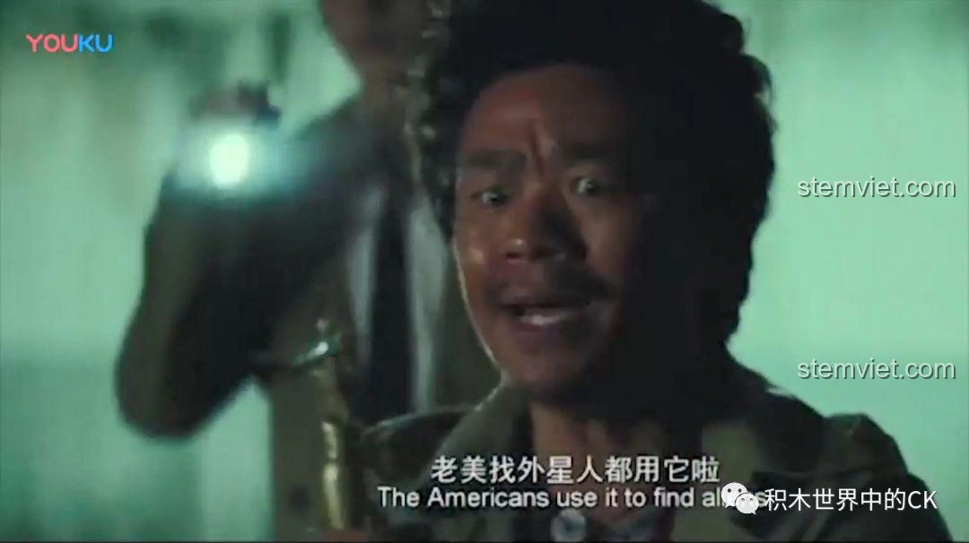 Cảnh phim Thám Tử Phố Tàu 3, nguồn cảm hứng cho bộ lắp ráp Tầm Long Xích 605102 đầy bí ẩn và thú vị.