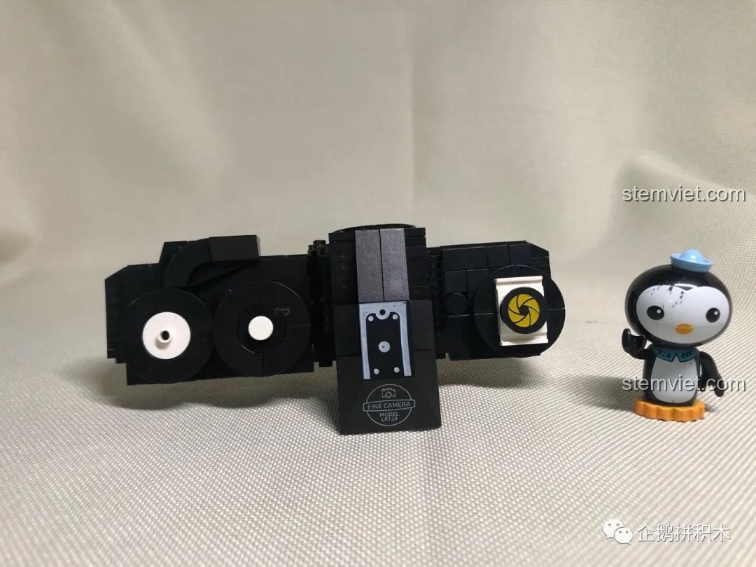 Thân máy ảnh lắp ráp Nekan FY2A LR129 (00844) gần hoàn thiện, thể hiện độ chính xác của mô hình.