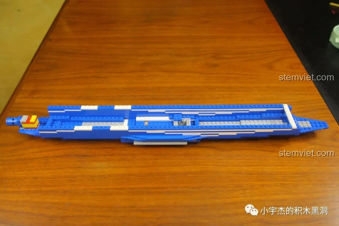 Thân máy bay Boeing 787 Dreamliner 80009 đang được lắp ráp, hình dáng dần rõ nét.