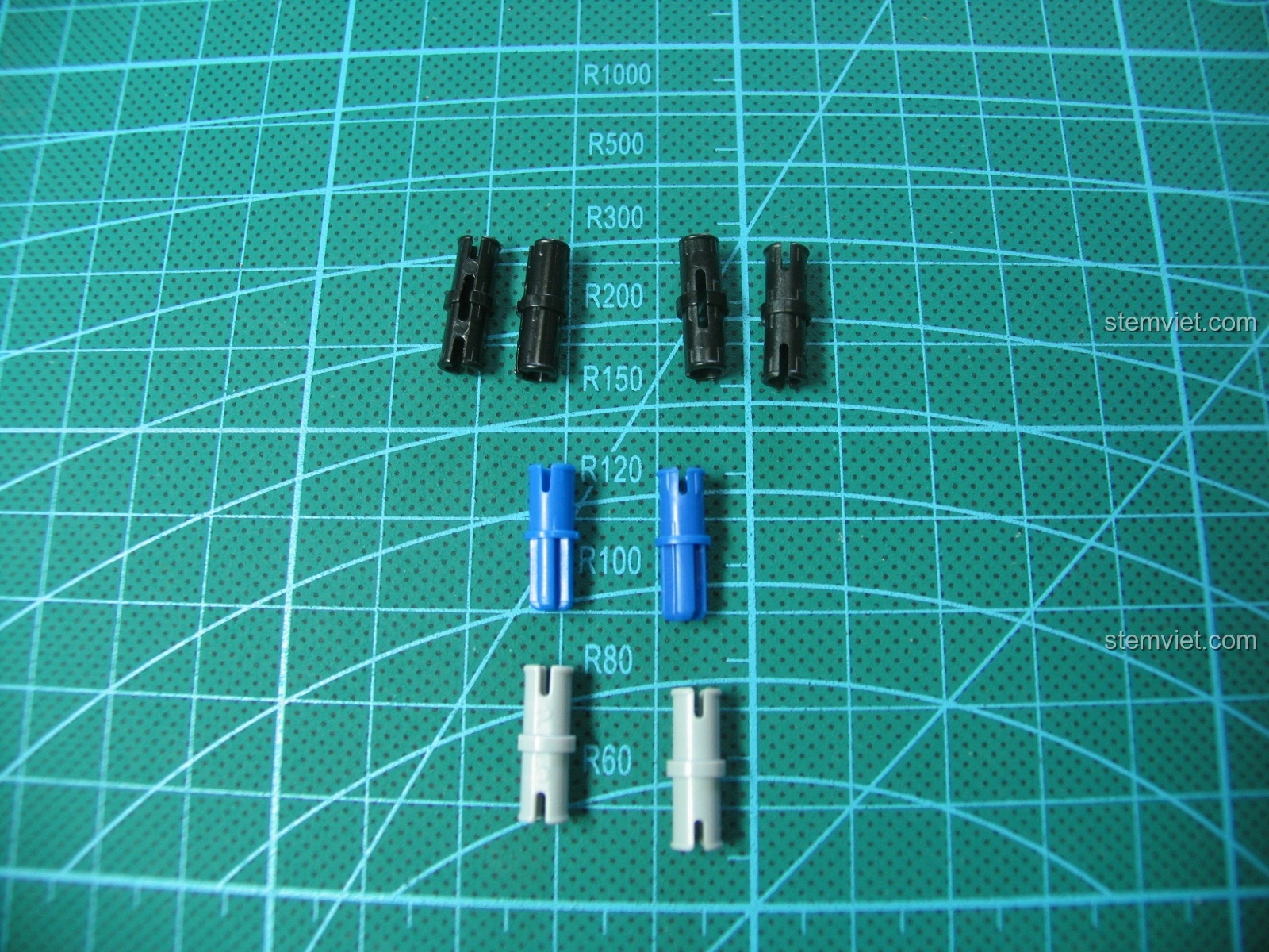 Cận cảnh phần thân súng của bộ đồ chơi 81001 tiết kiệm, các mảnh ghép ăn khớp hoàn hảo.