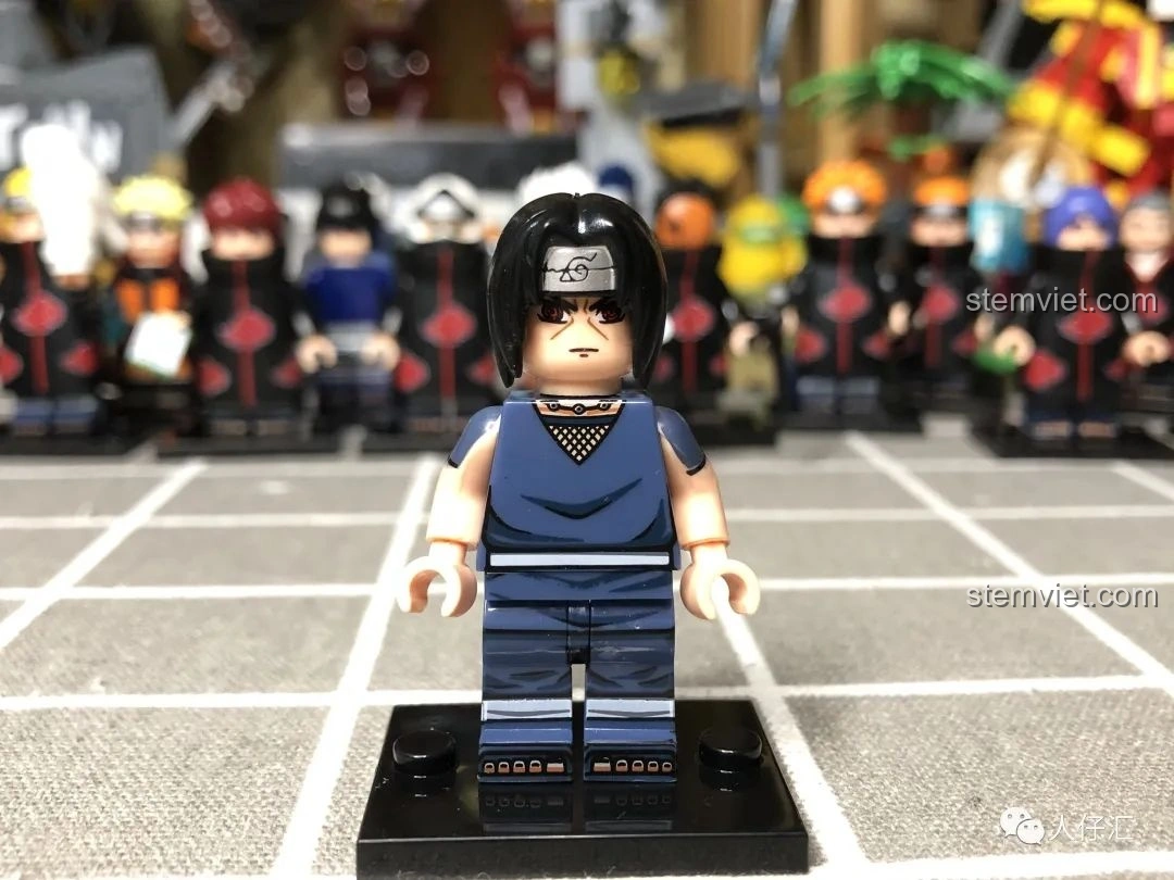 Thân thể thay thế của Minifigure Uchiha Itachi WM2092, với trang phục ninja in ấn bốn mặt.