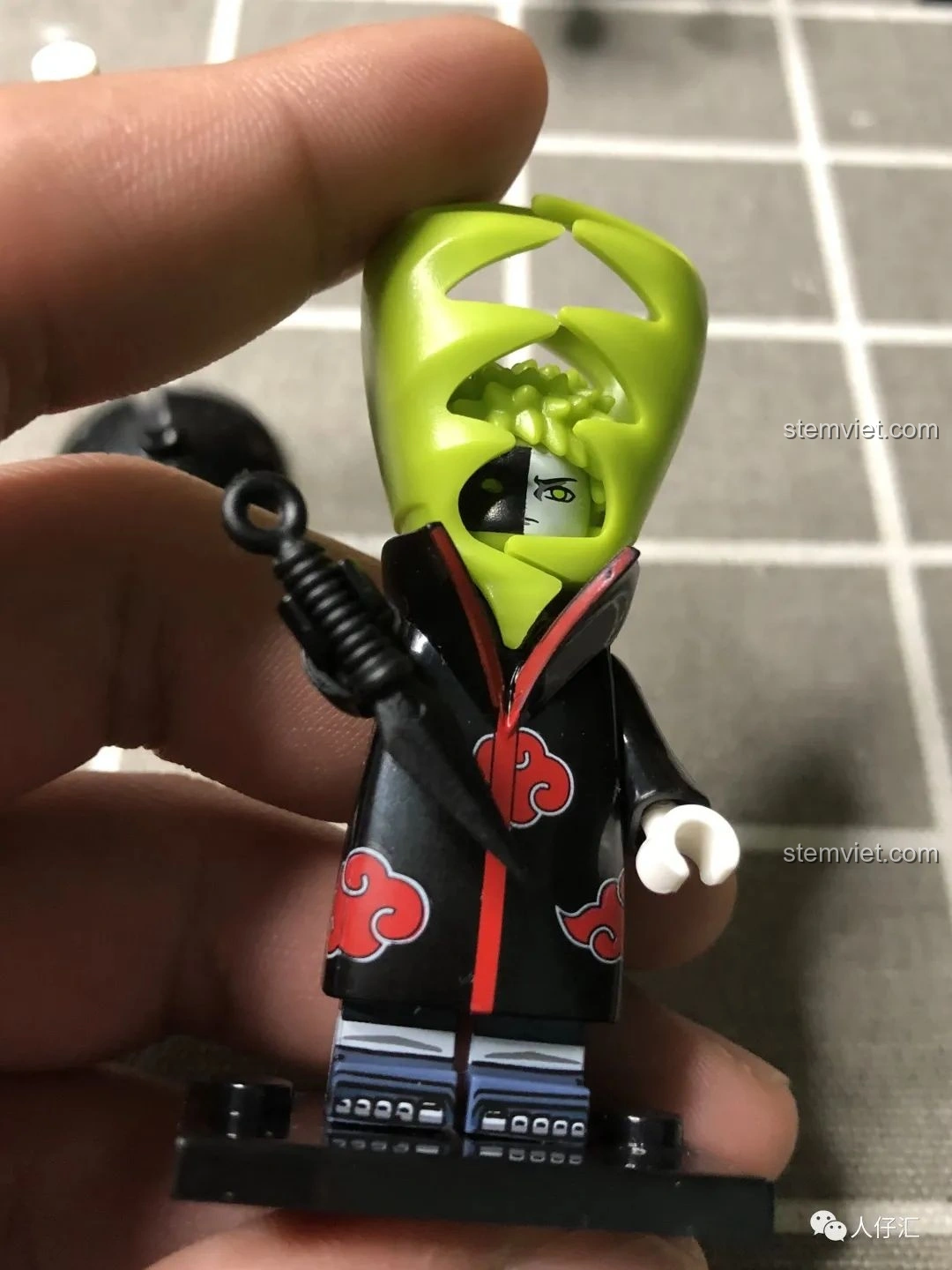 Thân thể thay thế của Minifigure Zetsu WM2093, với hai màu đen trắng đặc trưng.