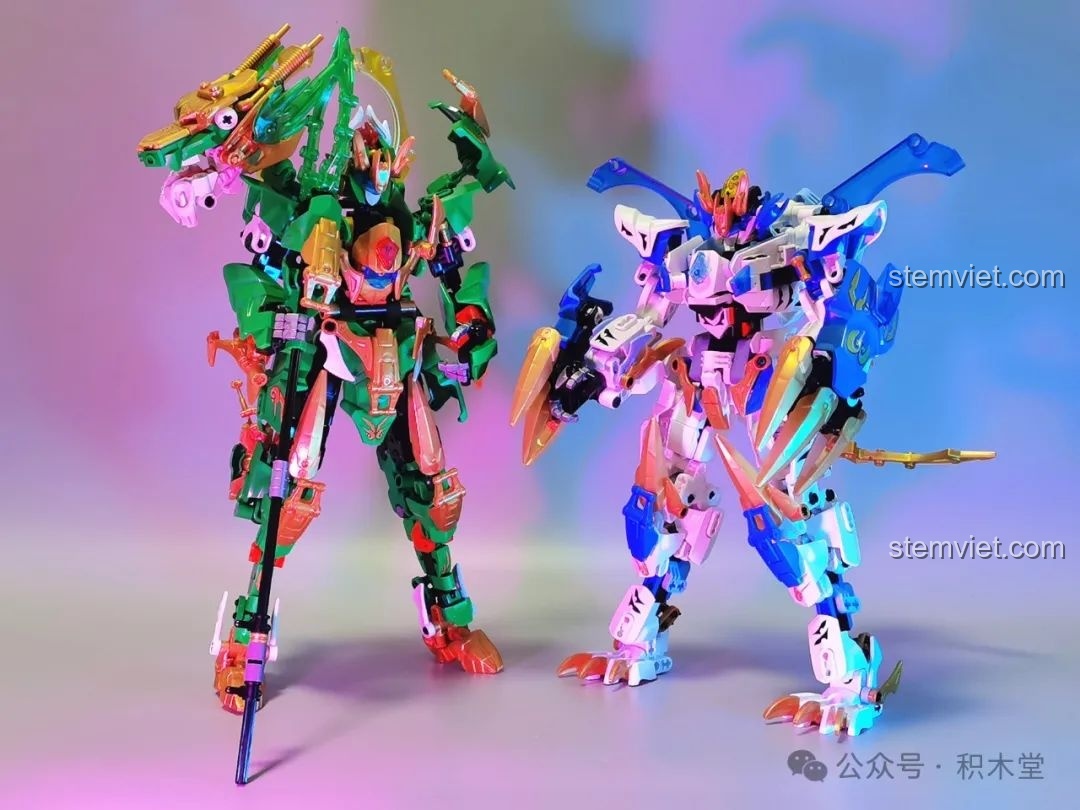 Mô hình Thần Thú Bạch Hổ sau khi biến hình, với miệng có thể mở và các chân có thể cử động.