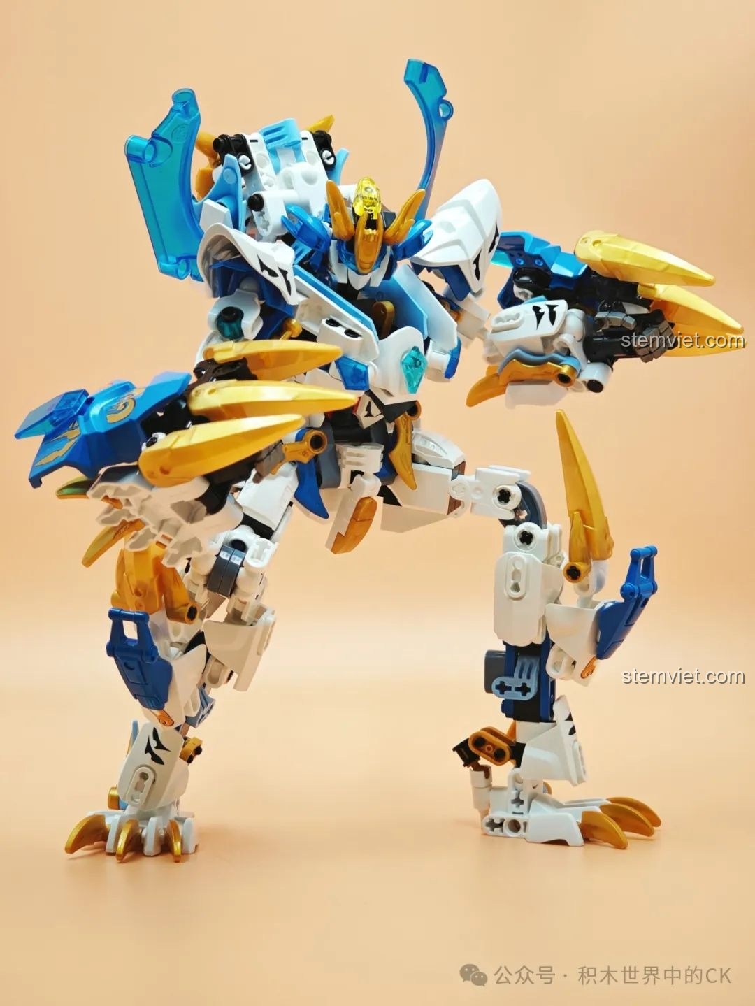 Mặt sau của dạng Thần Thú Bạch Hổ, cho thấy các chi tiết được giấu đi một cách khéo léo.