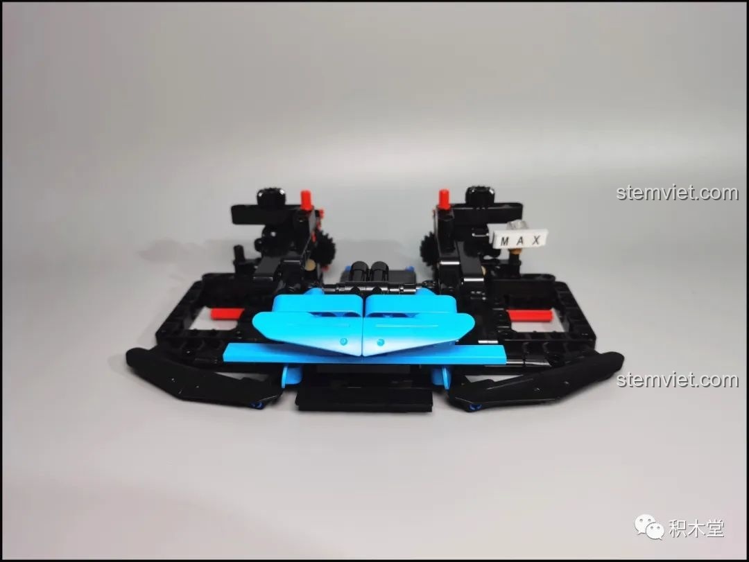 Thân xe cơ bản hoàn thành của đồ chơi lắp ghép Siêu xe Lamborghini Centenario.