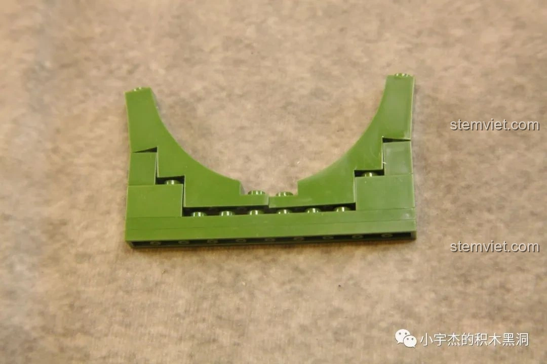 Phần thân xe của Panlos Brick 639010 Xe Bọc Thép 04A đã hoàn thiện