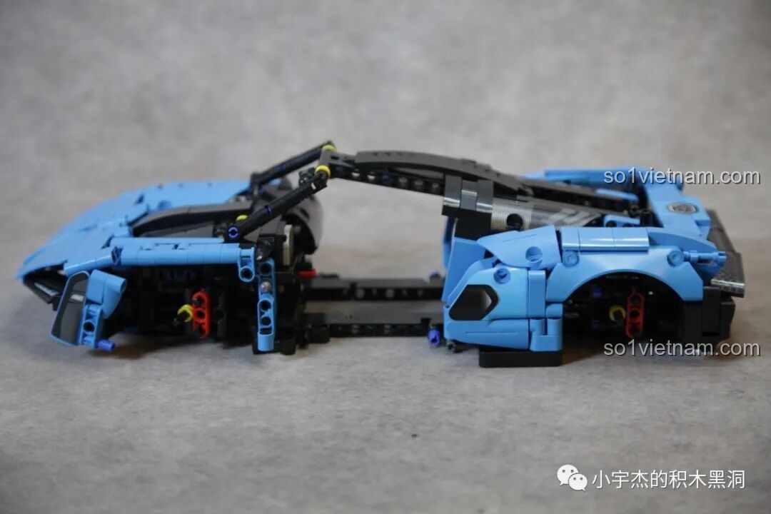 Phần thân xe của mô hình McLaren Senna GTR 673002 đã có hình hài rõ ràng, sẵn sàng cho các chi tiết tiếp theo.