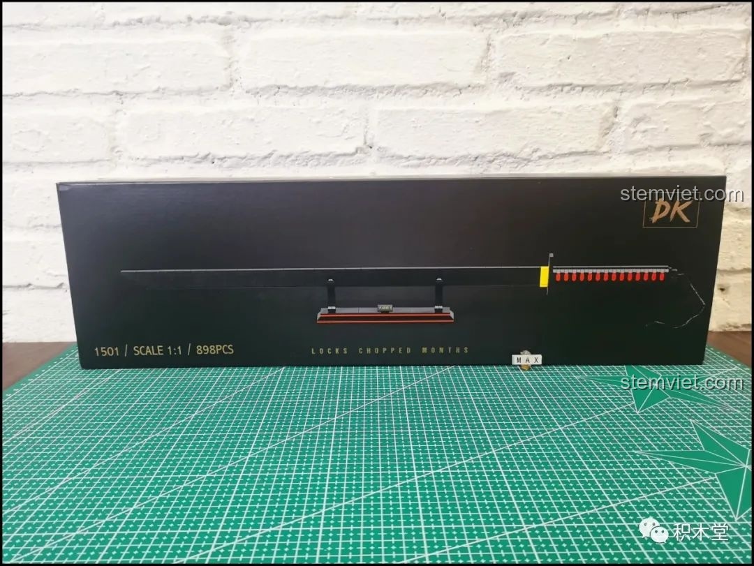 Mặt trước hộp bộ lắp ráp Thanh kiếm Thiên Tỏa Trảm Nguyệt DK1501, hiển thị tên và số mảnh ghép.