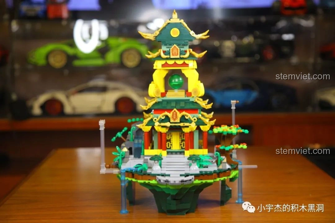 Mô hình Thanh Long Các Sluban M38-B0936 nhìn từ phía trước, kiến trúc cổ phong tinh xảo.