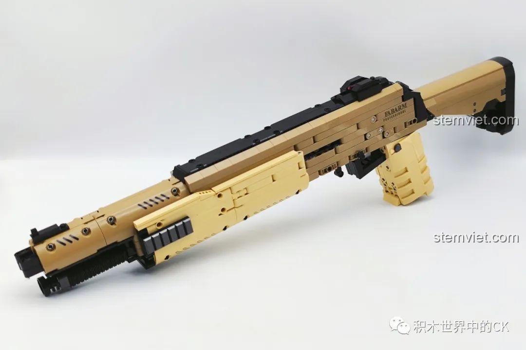 Mô hình súng shotgun STF-12 JIESTAR 92402 đã hoàn thành, thể hiện thiết kế mạnh mẽ và màu sắc chân thực.