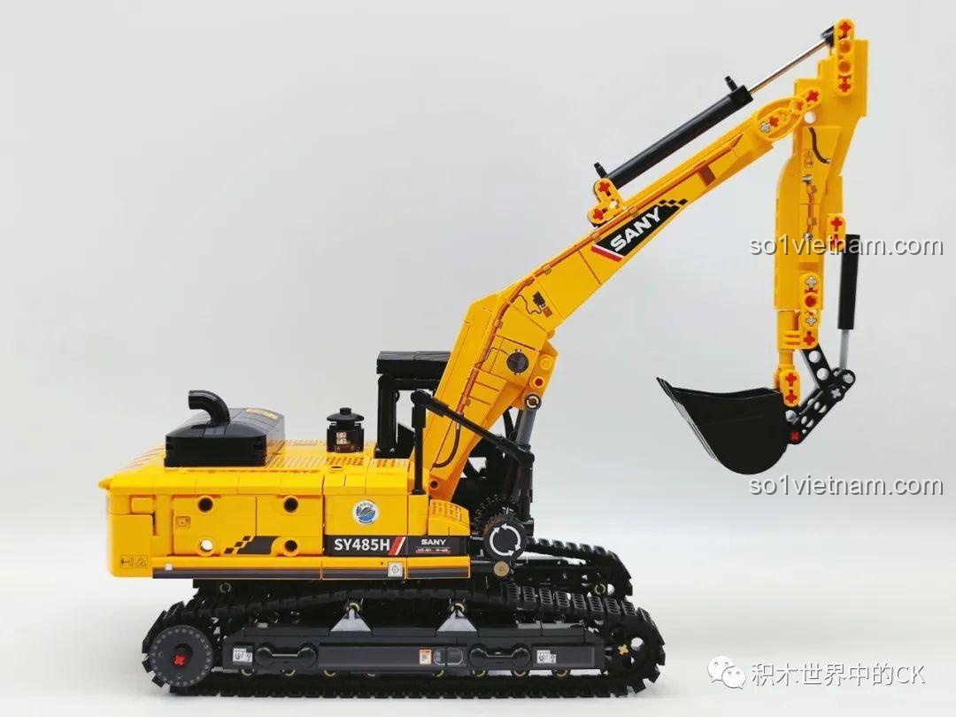 Cận cảnh cạnh bên của mô hình Sembo 712017, hiển thị các núm vặn điều khiển chức năng và chi tiết trên thân xe.